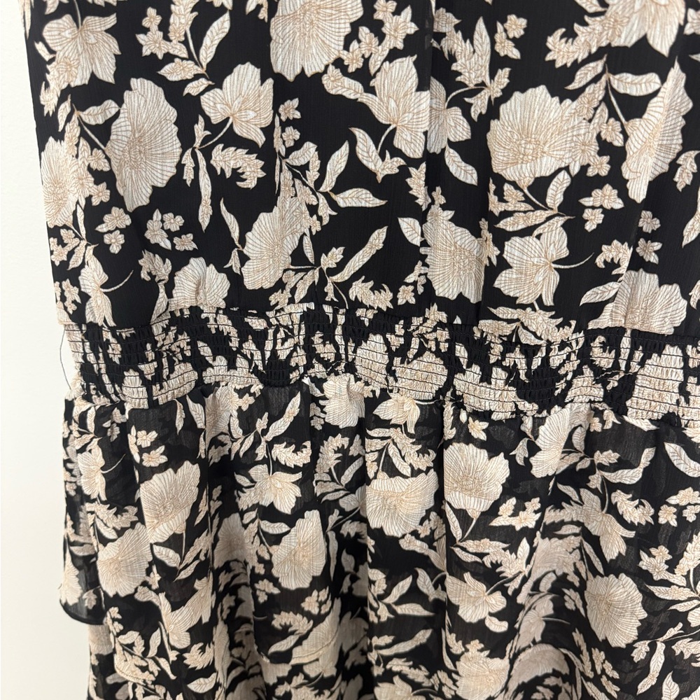 Floral Ruffle Sleeve Dress - Picture 6 of 6